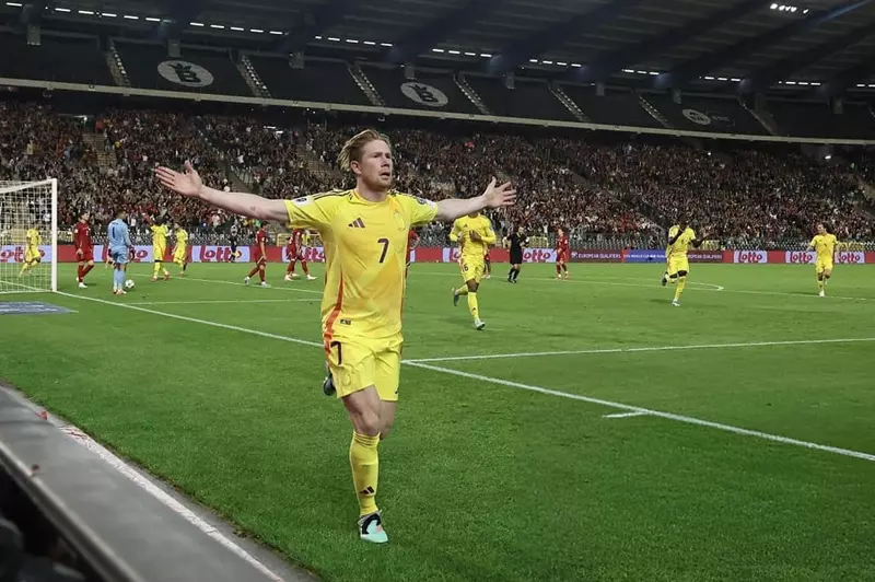 دي بروين يسجل هدفًا حاسمًا ليقود بلجيكا للفوز على ويلز في تصفيات كأس العالم (فيديو)